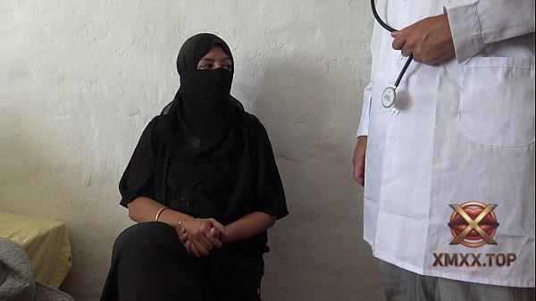 سكس محارم ينيك أمه بزبه الكبير ويفشخ كسها